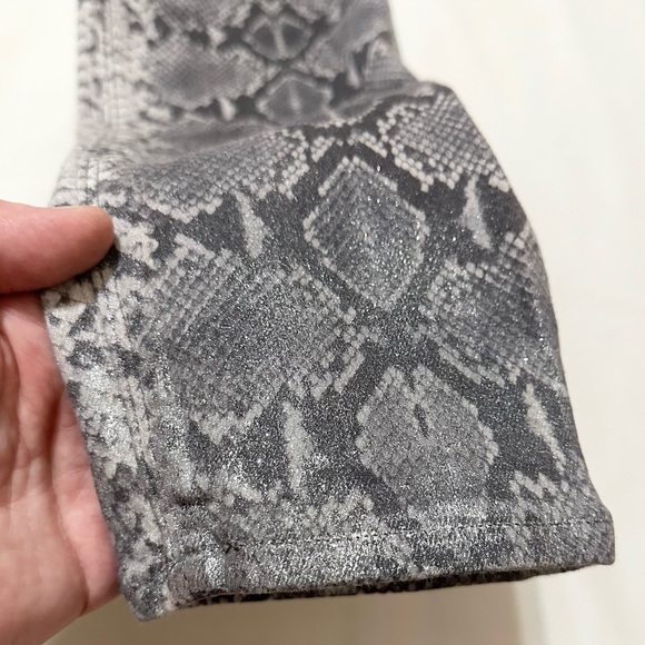 Hudson Barbara Super Skinny Gray/White Python Snakeskin Silver Coated Jeans - 28 - Picture 14 of 17